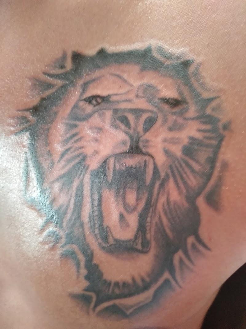 Mysterious Tattoos - Photo 3